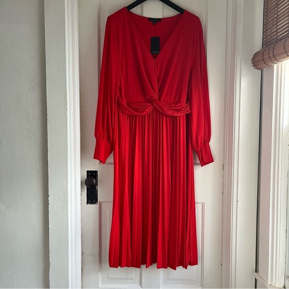 Eloquii Knot Front Pleated Skirt Dress in Red size 22 - Picture 4 of 11